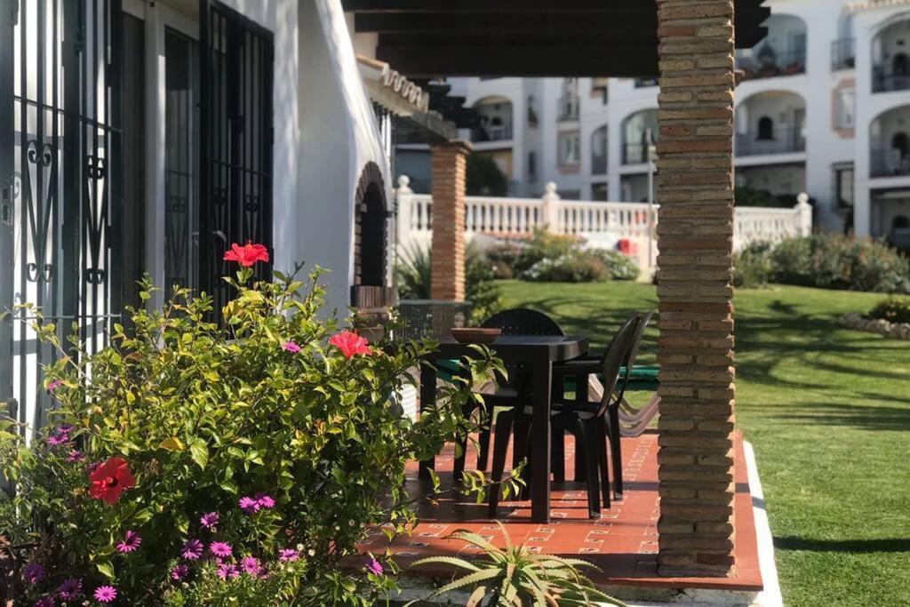הוילה מיחאס Bungalow Sea View, Pool, Tennis, Beach 5Min Walk מראה חיצוני תמונה