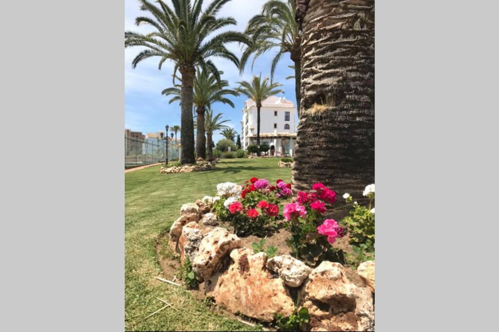 הוילה מיחאס Bungalow Sea View, Pool, Tennis, Beach 5Min Walk מראה חיצוני תמונה